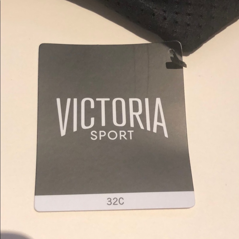 Victoria secret sport caged 32C - Picture 5 of 7